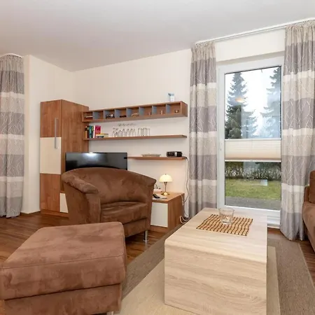 Yachthafenresidenz *