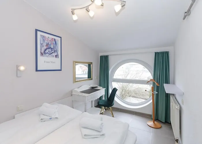 Yachthafenresidenz *